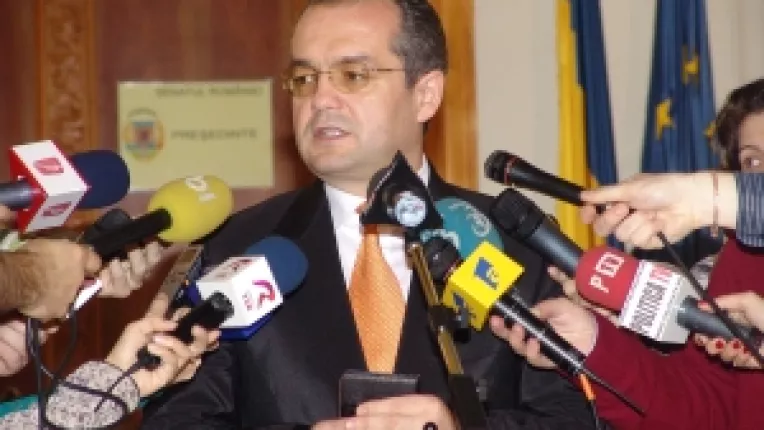 Boc: Prioritatile sunt pe competente si pe domenii, negociatorii nu pretind functii in Guvern
