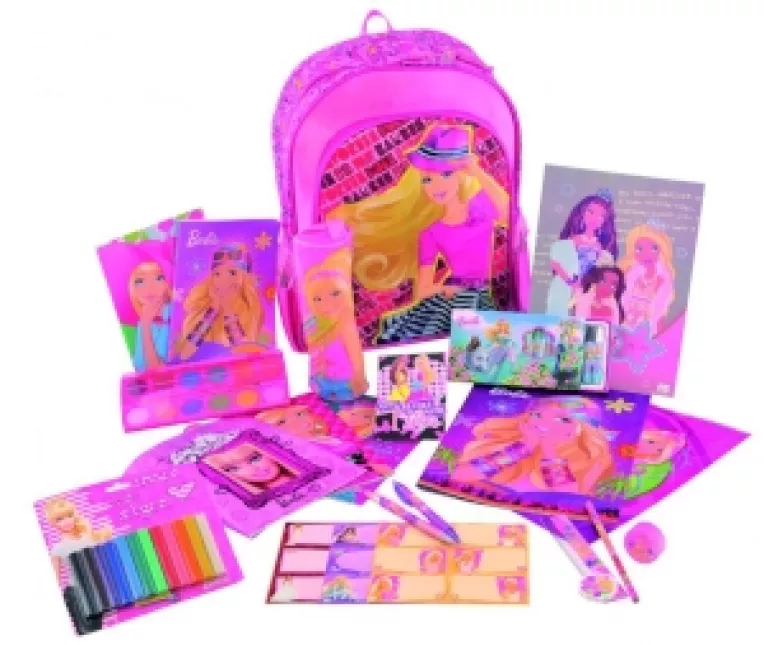 Cateva companii farmaceutice ofera copiilor cu cancer si leucemie rechizite, ghiozdane si mici surprize 