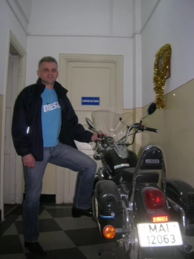 COMISARUL-SEF CHRISTIAN CIOCAN a publicat cartea
PURTATORUL DE CUVANT SI COMUNICAREA EFICIENTA POLITIE – MASS-MEDIA
