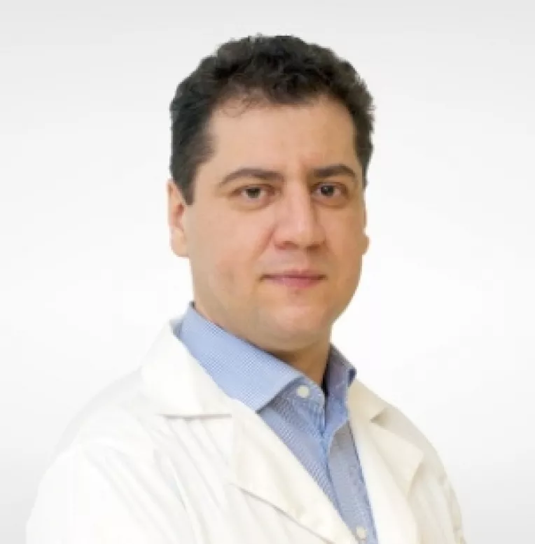 Dr. Dragos Zamfirescu, medic primar chirurgie plastica, estetica si microchirurgie reconstructiva, Clinica Zetta din Bucuresti : Reconstructia areolei si mamelonului