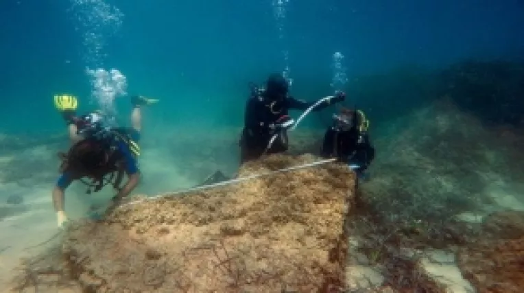 Neapolis, un oras antic roman, a fost descoperit de arheologi poe fundul Marii Mediterane