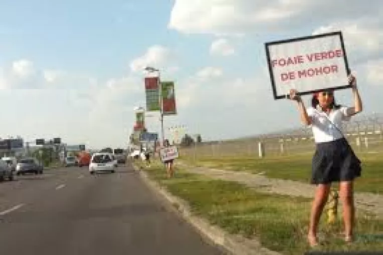 Poti sa verifici valabilitatea asigurarii auto RCA de pe internet, pe telefon sau tableta