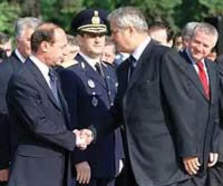 Scor strins la prezidentiale