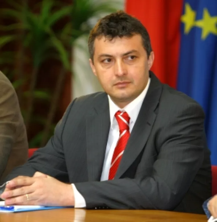 Seres nu vrea sefia PC, vrea primaria Baia Mare