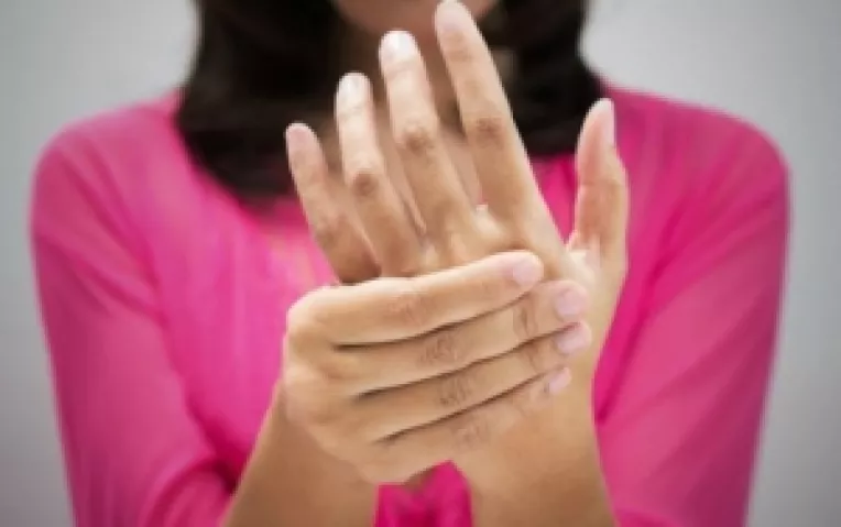 Tremuratul mainilor poate fi resimtit si de catre persoanele sanatoase