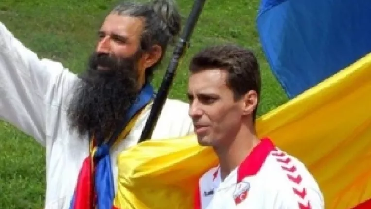 Viorel Ilisoi despre Cantarea Antenei 3 din Piata Constitutiei: Un circ cu baieti scapati din pavilionul camasilor cu maneci lungi